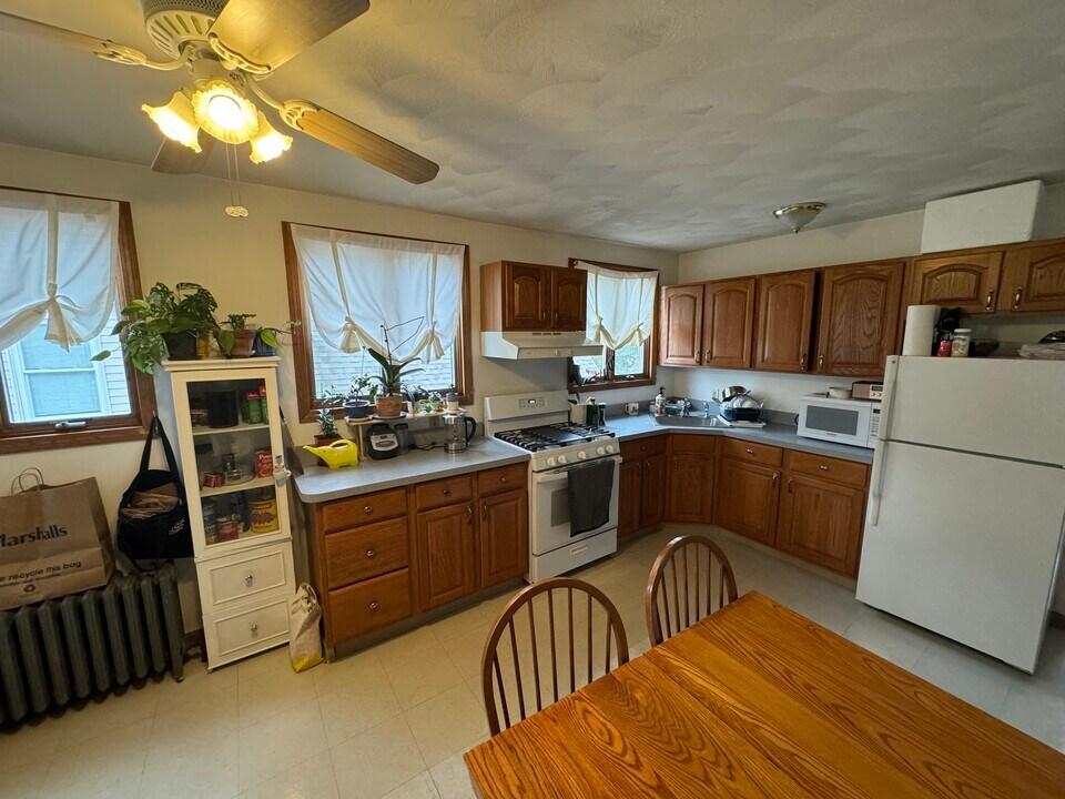 26 Seafoam Ave in Winthrop, MA - Building Photo