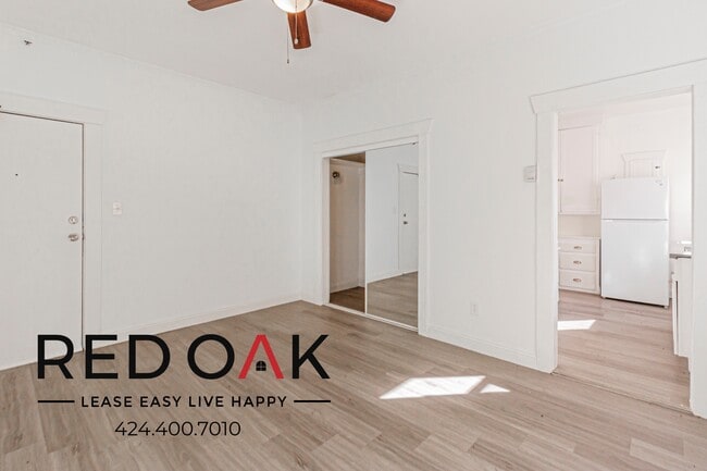 property at 527 W 15th St