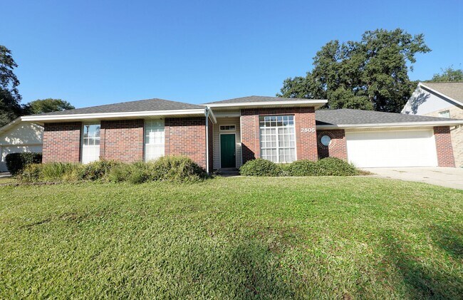 2805 Arnold Palmer Ct in Shalimar, FL - Building Photo - Building Photo