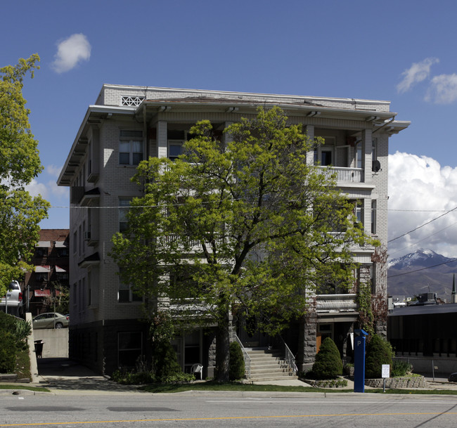 Bungalow Apartments in Salt Lake City, UT - Building Photo - Building Photo