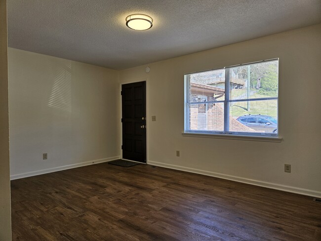 3696 Bennett Rd, Unit 3696 Bennett Rd. in East Ridge, TN - Foto de edificio - Building Photo