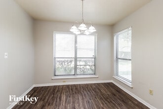 3627 Village Grove Dr in Humble, TX - Foto de edificio - Building Photo