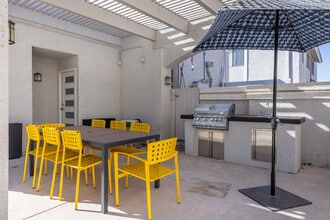 Papago Vista in Phoenix, AZ - Building Photo - Building Photo