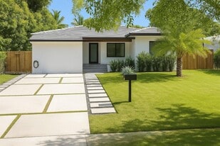 231 NE 45th St in Miami, FL - Building Photo