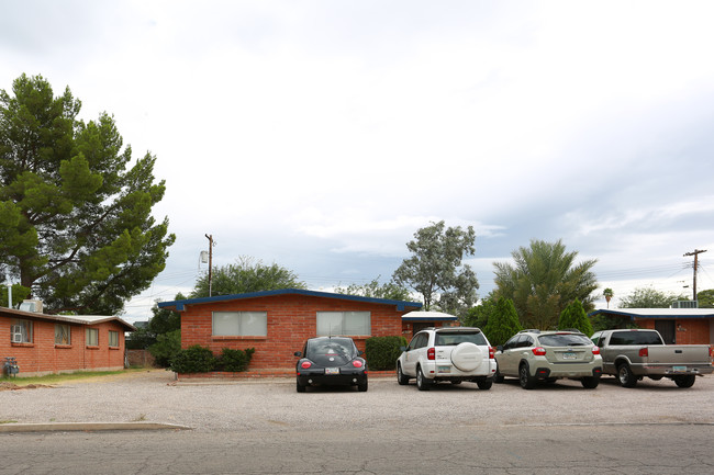 1302-1308 N Venice Ave in Tucson, AZ - Foto de edificio - Building Photo