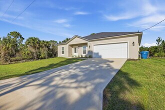 3227 Halsey Ave SE in Palm Bay, FL - Building Photo - Building Photo