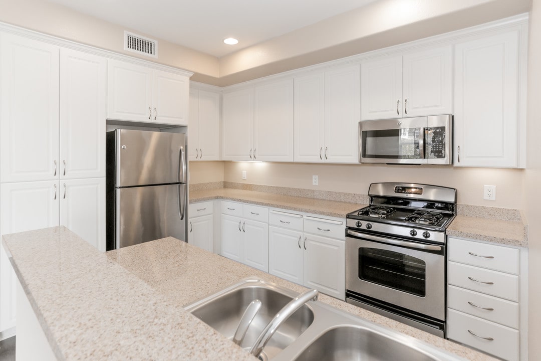 Coventry Court Luxury Senior in Tustin, CA - Building Photo