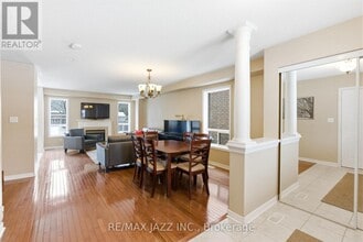 42 Russell Barton Ln in Uxbridge, ON - Building Photo - Building Photo