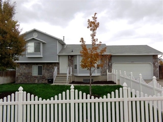 property at 4445 S Wakeport Bay