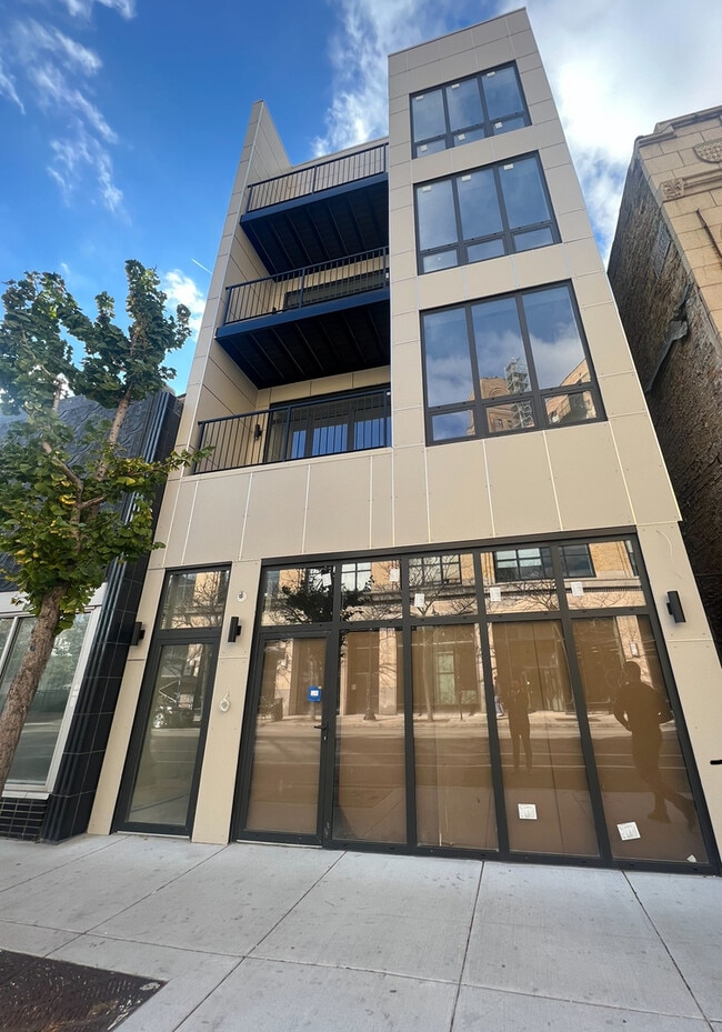 property at 3244 N Lincoln Ave