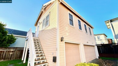1027 Main St-Unit -B,Hercules CA 94547 in Hercules, CA - Building Photo - Building Photo