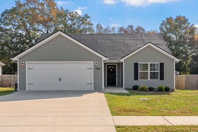 1453 Fredrick Dr in Clarksville, TN - Building Photo - Building Photo