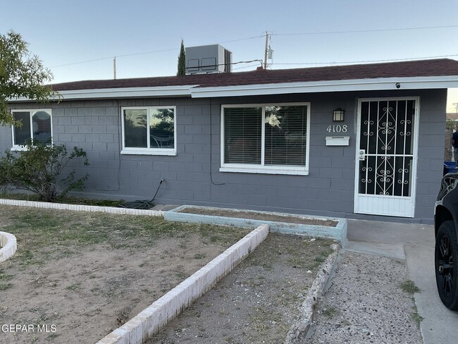 4108 Sunrise Ave in El Paso, TX - Building Photo - Building Photo