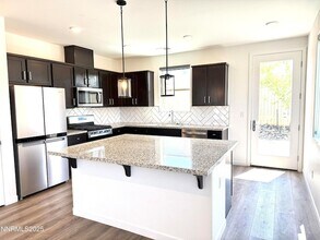 556 Vaquero Ct in Reno, NV - Building Photo - Building Photo