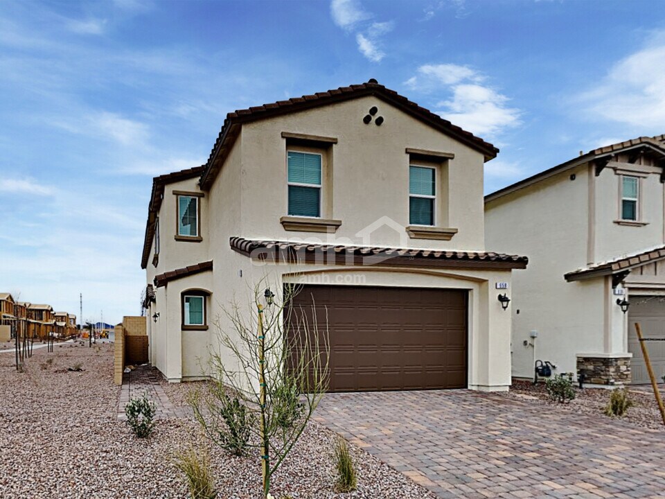 658 N Water St in Henderson, NV - Building Photo