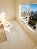 6115 Old Quarry Loop, Unit 6115 in Oakland, CA - Building Photo