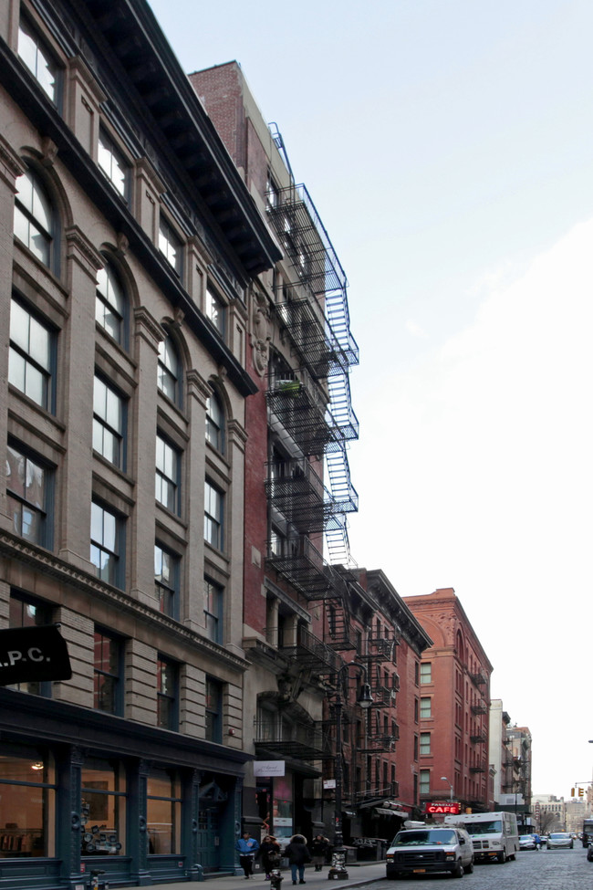 133 Mercer St in New York, NY - Building Photo - Building Photo