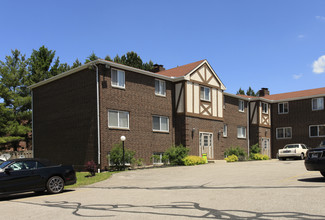 Eton Court in Beachwood, OH - Building Photo - Building Photo