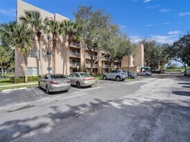 9470 Tangerine Pl, Unit 207 in Davie, FL - Building Photo