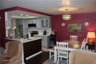 2044 W Hastings Way in Anaheim, CA - Building Photo - Building Photo