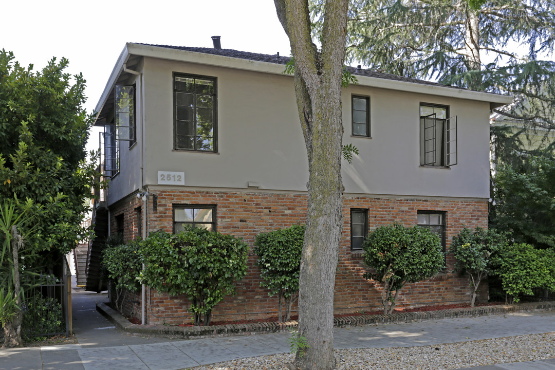 2512 O St in Sacramento, CA - Building Photo