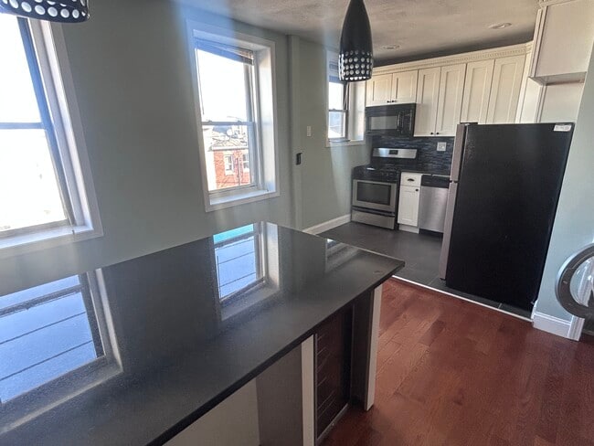 349 Sumner St, Unit 3 in Boston, MA - Building Photo - Building Photo