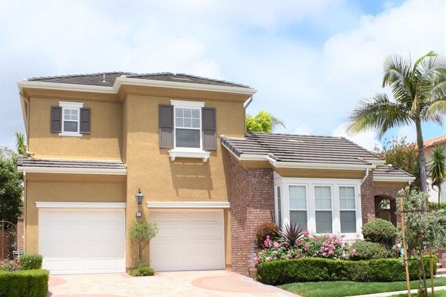27 Paso Robles in Irvine, CA - Building Photo - Building Photo