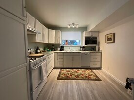 418 N Laguna St, Unit #B in Klamath Falls, OR - Building Photo