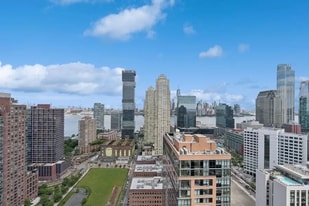 155 Bay St, Unit 1706 in Jersey City, NJ - Building Photo