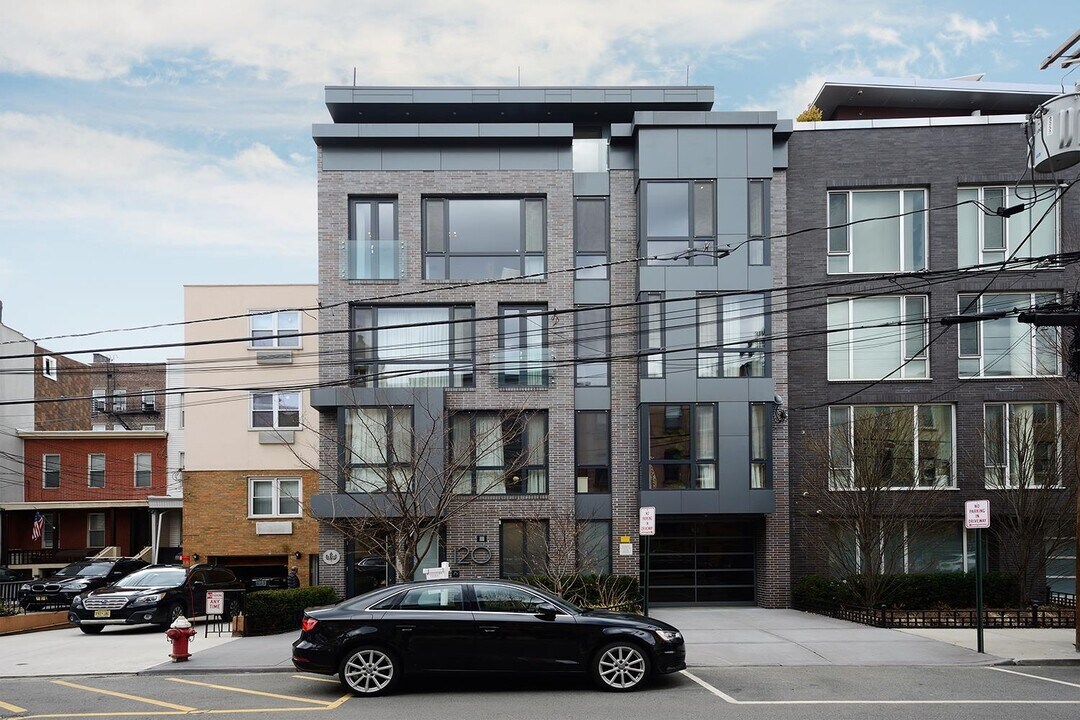 120 Park Ave in Hoboken, NJ - Building Photo
