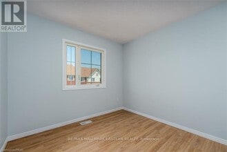 246 Spillsbury Dr in Peterborough, ON - Building Photo - Building Photo