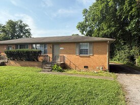 106 Hankins Dr in Lebanon, TN - Building Photo