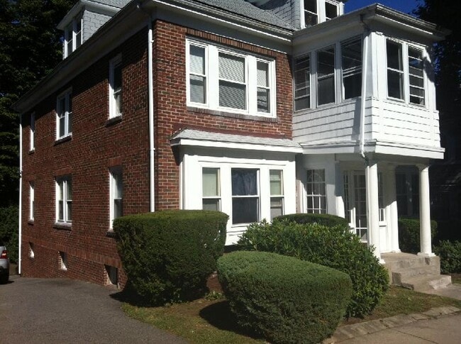 32 Gerald Rd, Unit ##1-1 in Boston, MA - Building Photo - Building Photo