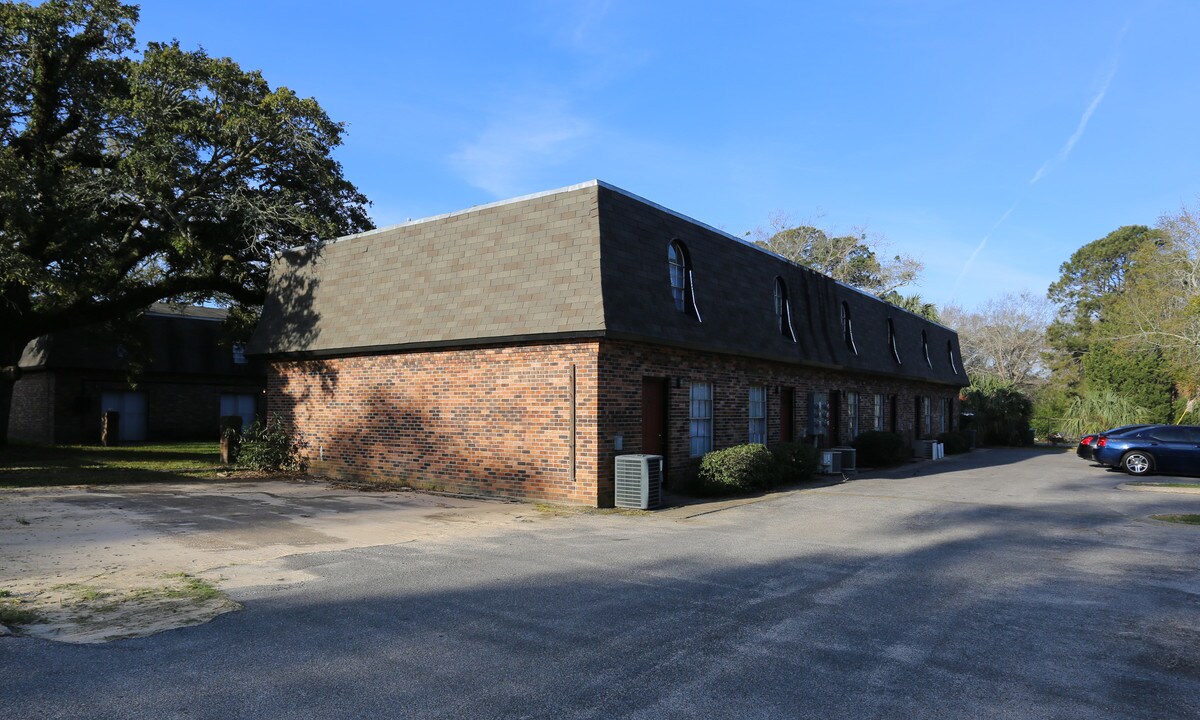 Palm Oaks Townhomes in Pascagoula, MS - Building Photo