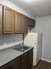 1427 Oneida St, Unit B-4 in Utica, NY - Building Photo - Building Photo