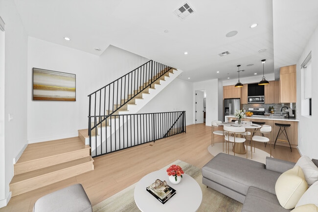 property at 13841 Burbank Blvd