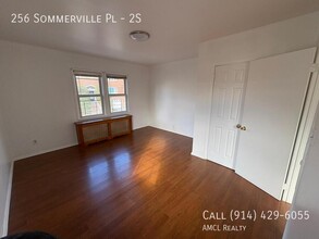 256 Sommerville Pl in Yonkers, NY - Building Photo - Building Photo