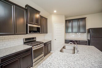 1234 Oak Barrel Run in Richmond, TX - Building Photo - Building Photo