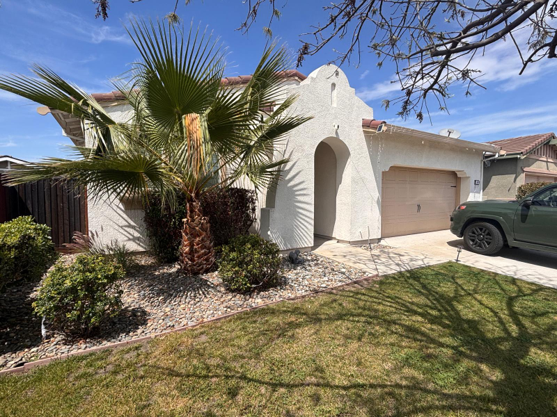 1479 Orgullo Ln in Manteca, CA - Building Photo