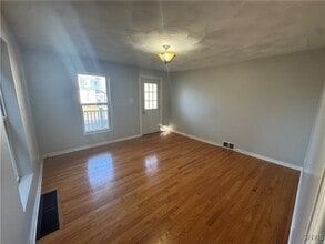 27 Greenman Ave in New York Mills, NY - Building Photo - Building Photo