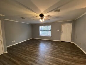 6211 Chesterfield Ave in Austin, TX - Building Photo - Building Photo