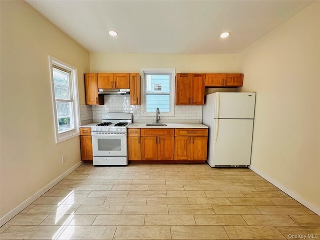 71 N Hamilton St in Poughkeepsie, NY - Building Photo - Building Photo