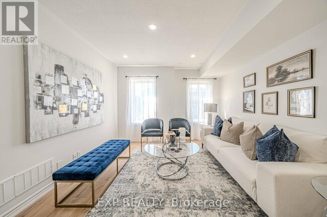2500-2500 Hill Rise Ct in Oshawa, ON - Building Photo - Building Photo