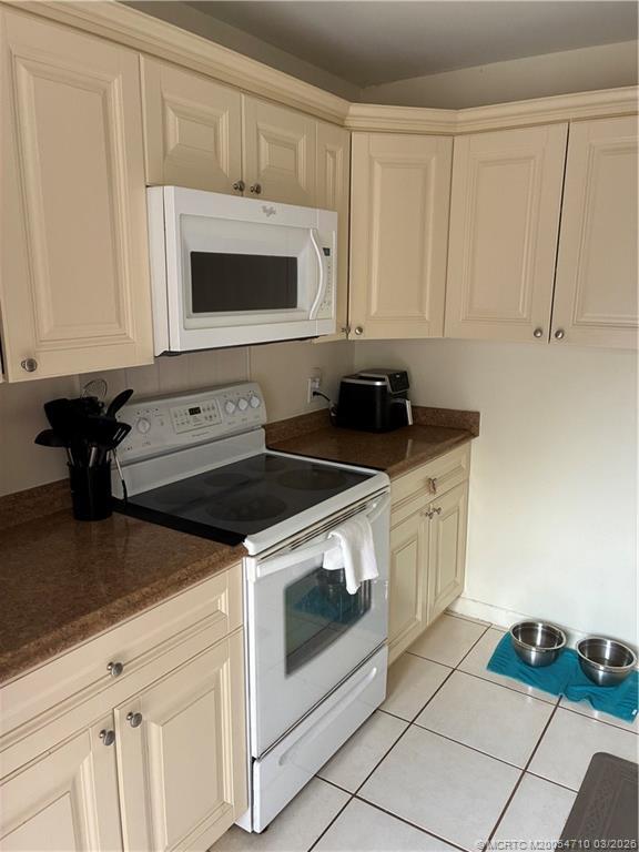 property at 2992 SW Sunset Trace Cir