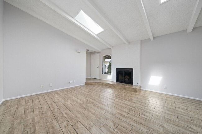 154 Country Club Dr in Brea, CA - Building Photo - Building Photo