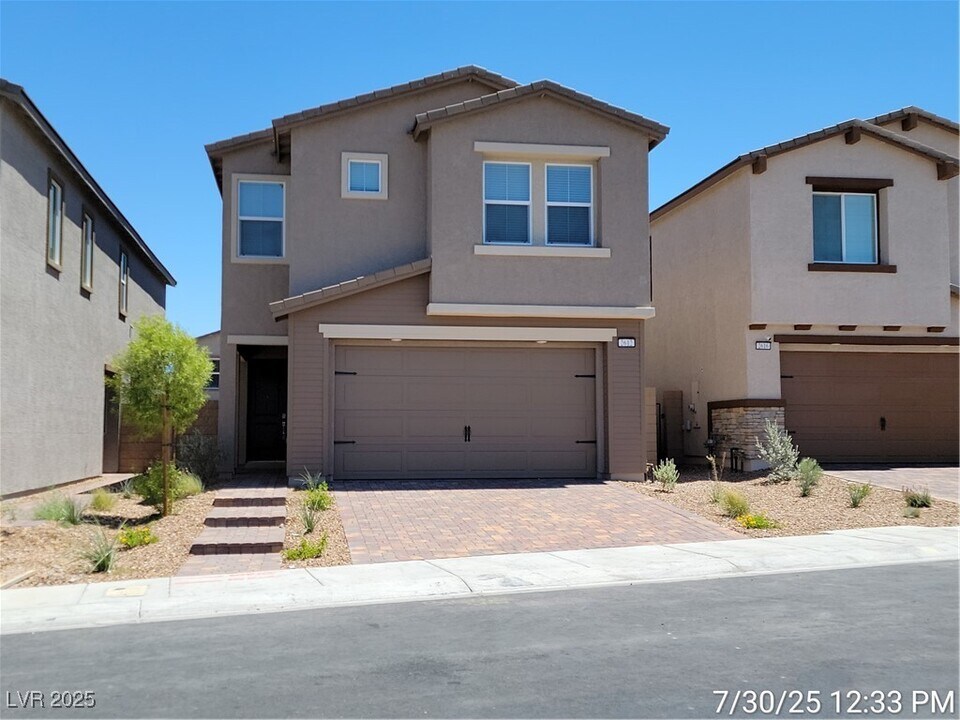 2612 Tranquil Dawn St in Henderson, NV - Foto de edificio