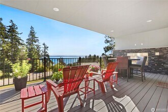 1615 Polnell Rd in Oak Harbor, WA - Building Photo - Building Photo