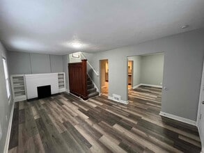 960 Lawton St in Akron, OH - Building Photo - Building Photo