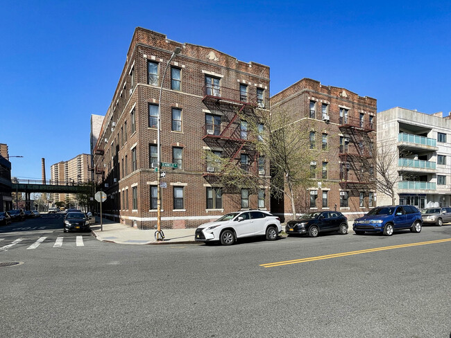 145 Sea Breeze Ave in Brooklyn, NY - Building Photo - Building Photo