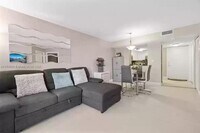 8205 SW 152nd Ave, Unit F-204 in Miami, FL - Building Photo - Building Photo